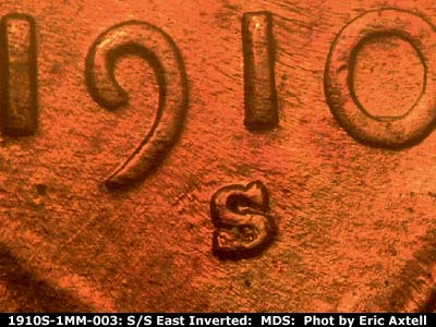 1910 Lincoln cent obverse, CopperCoins die 1910S•1MM•003 — A die scratch connects the bottom of the nine in the date to the vest.